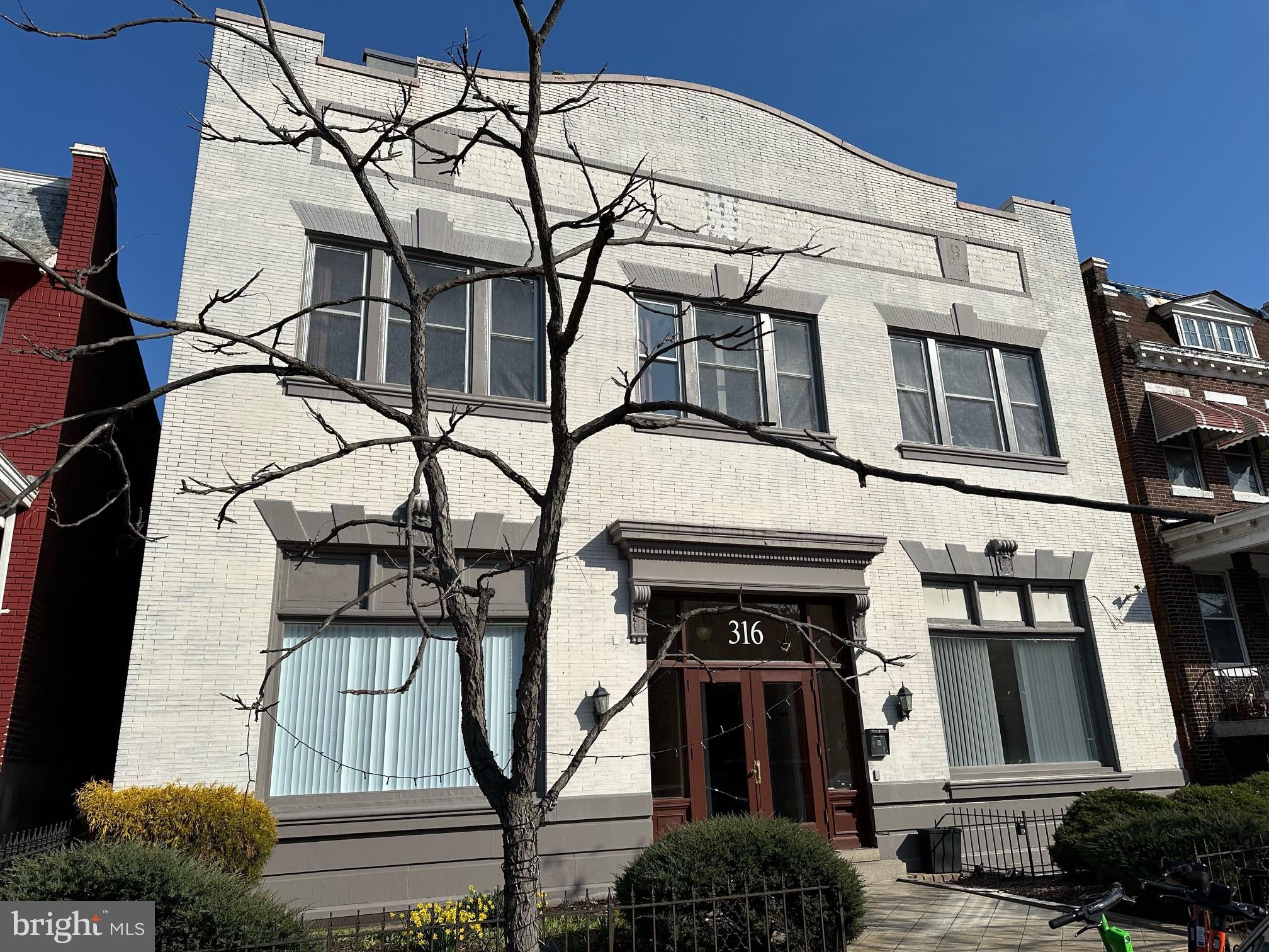 316 F STREET NE Unit: 215