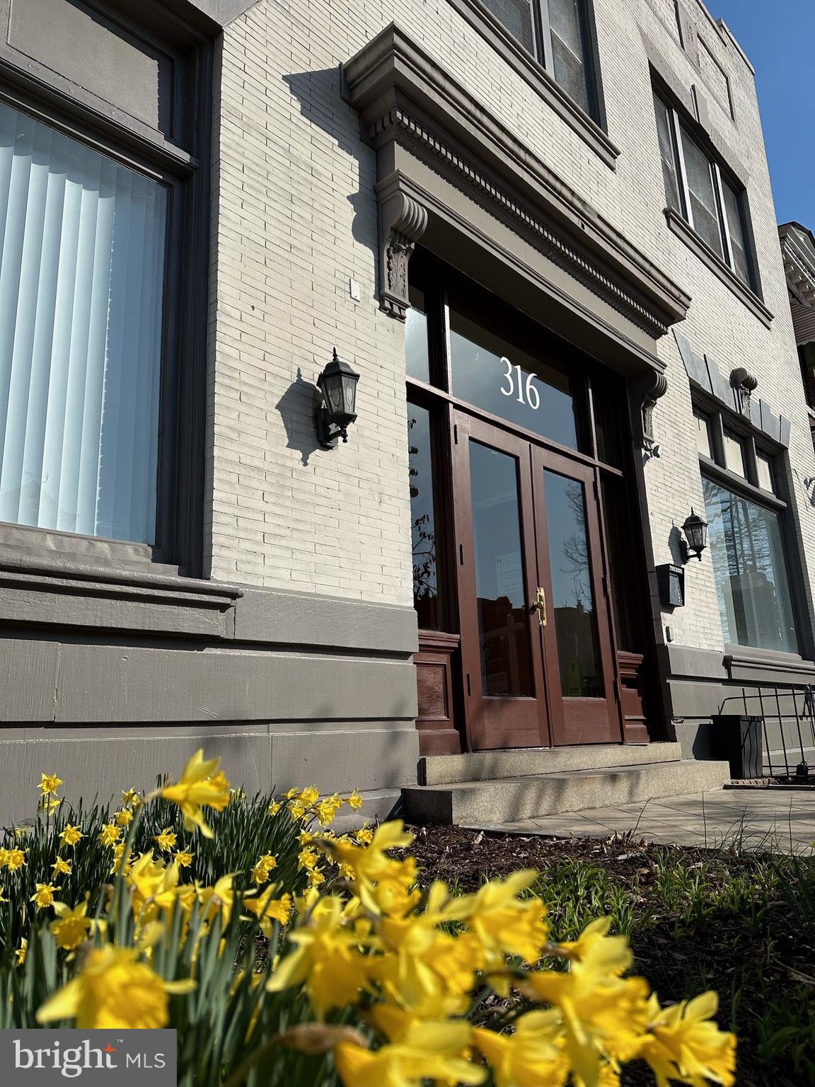 316 F STREET NE Unit: 215