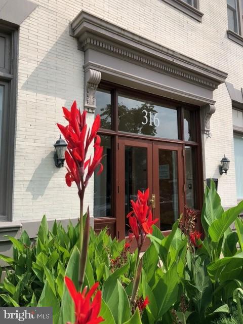 316 F STREET NE Unit: 215