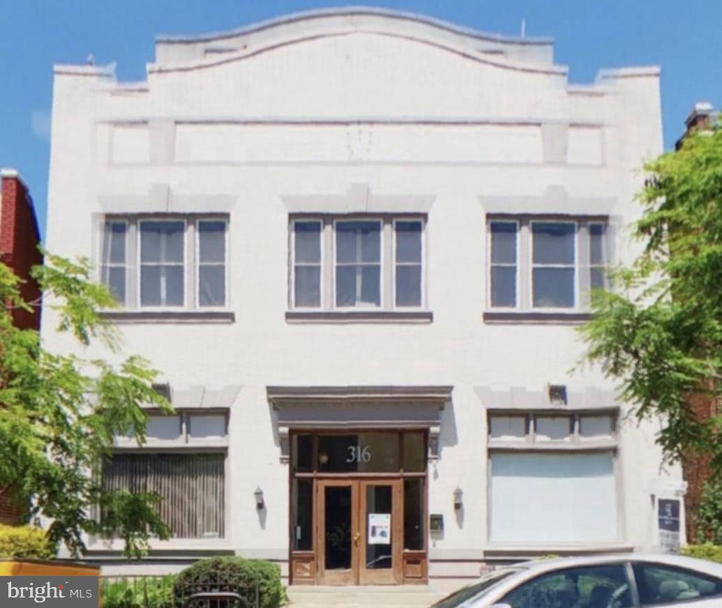 316 F STREET NE Unit: 215