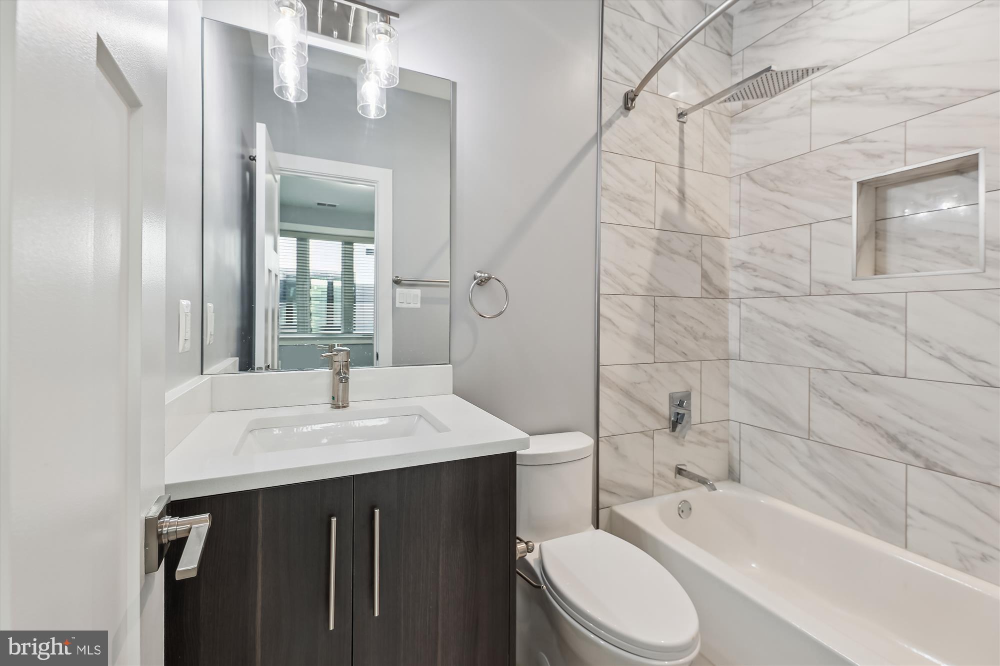 818 KENNEDY STREET NW Unit: 11