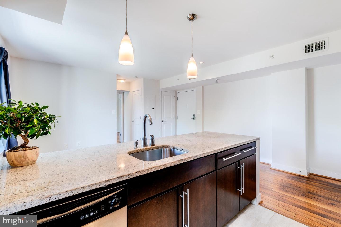 420 16TH STREET SE Unit: 208