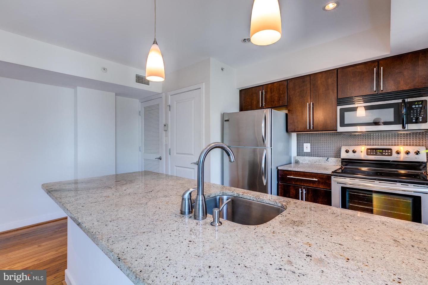 420 16TH STREET SE Unit: 208