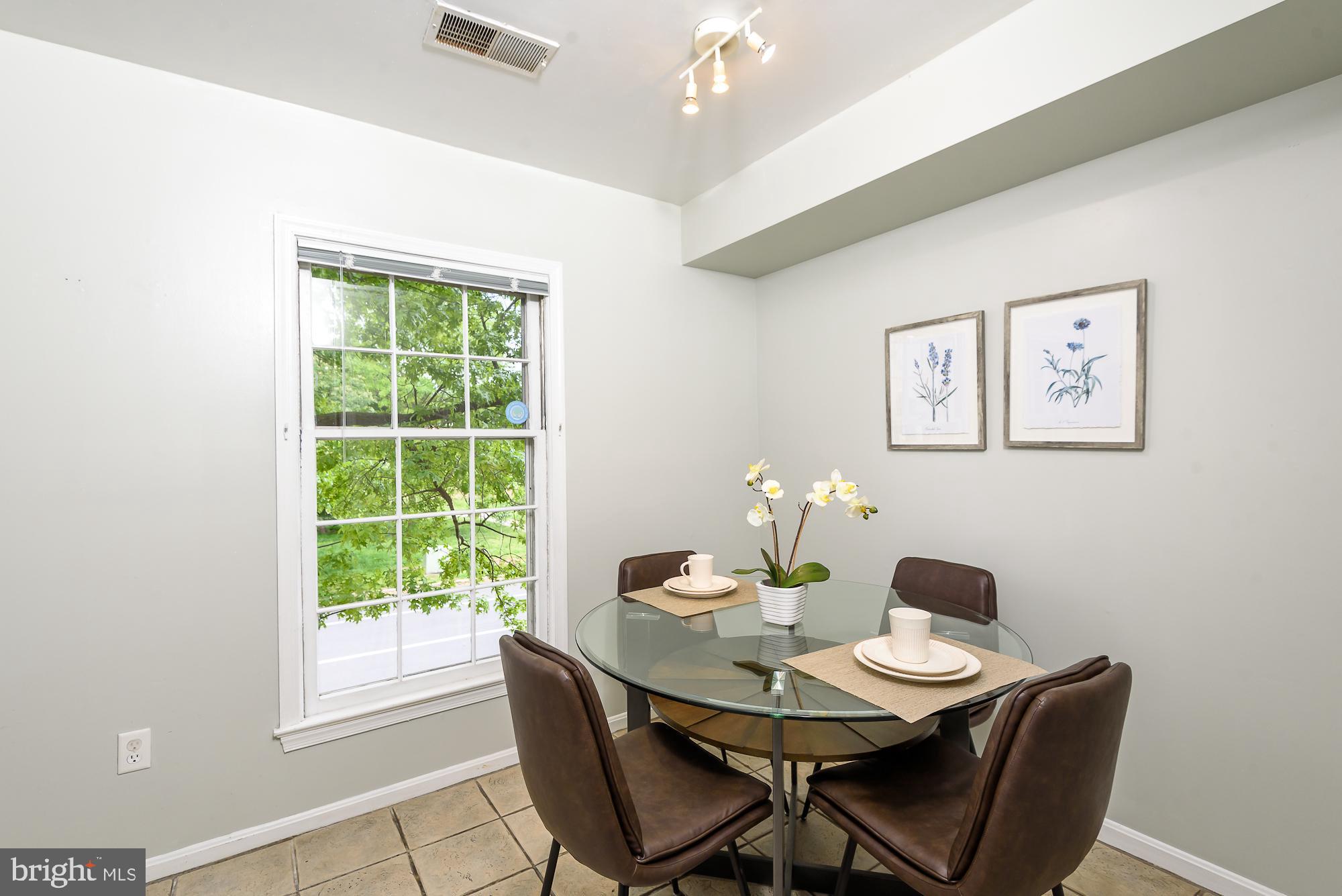 227 6TH STREET NE