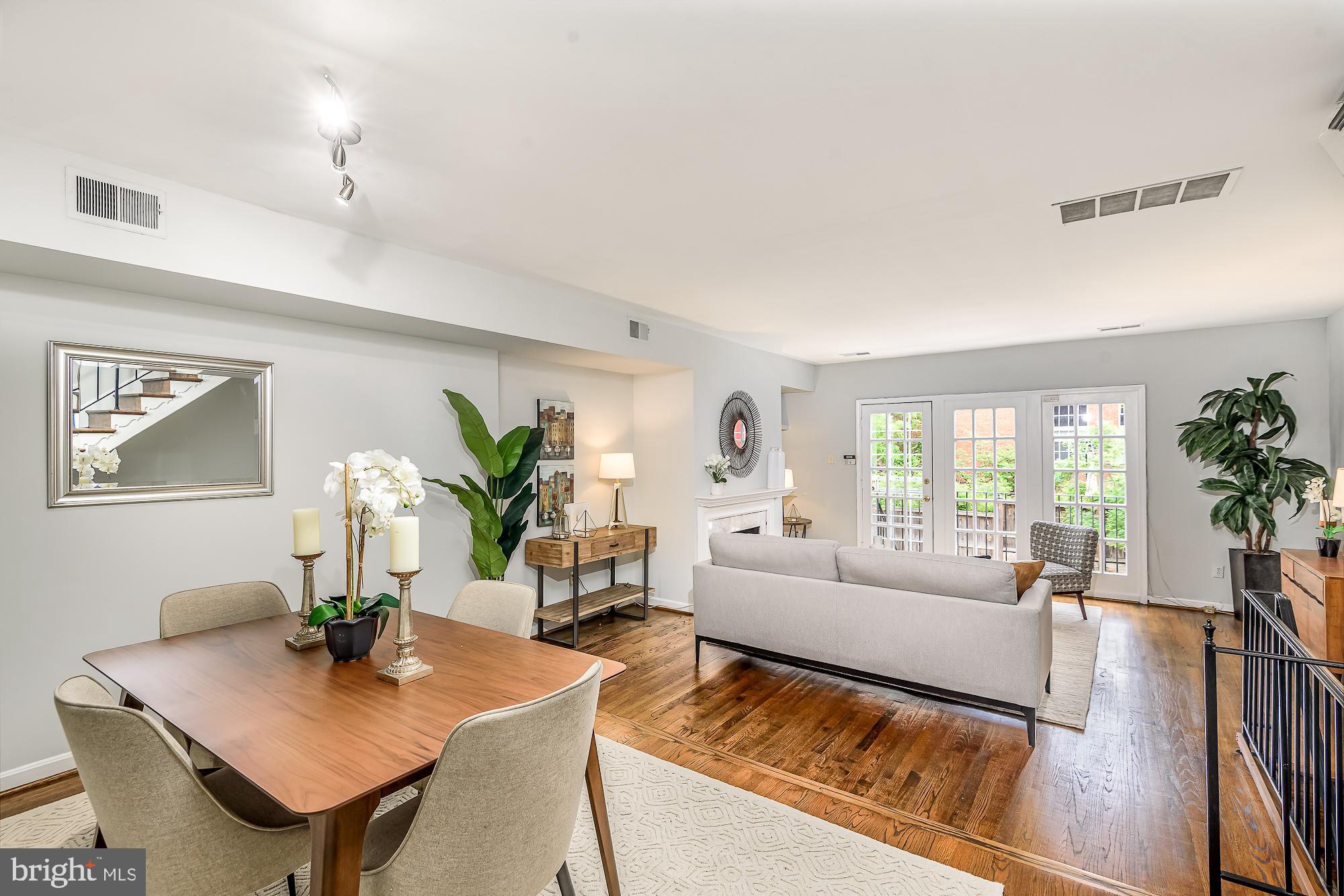 227 6TH STREET NE