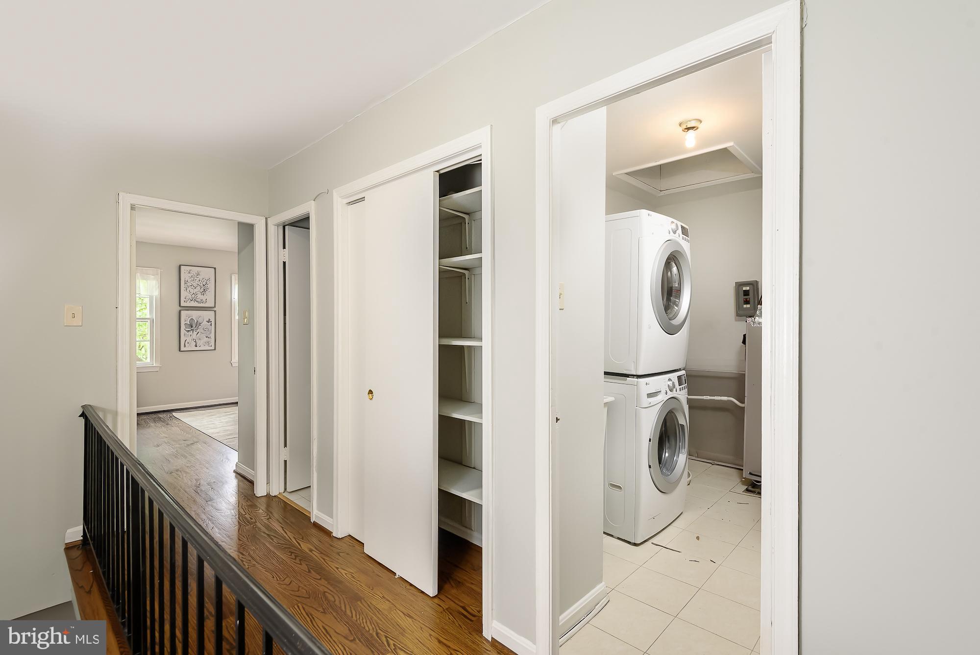 227 6TH STREET NE