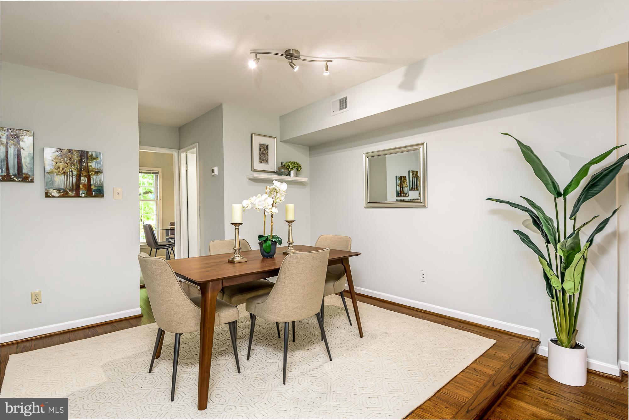 227 6TH STREET NE