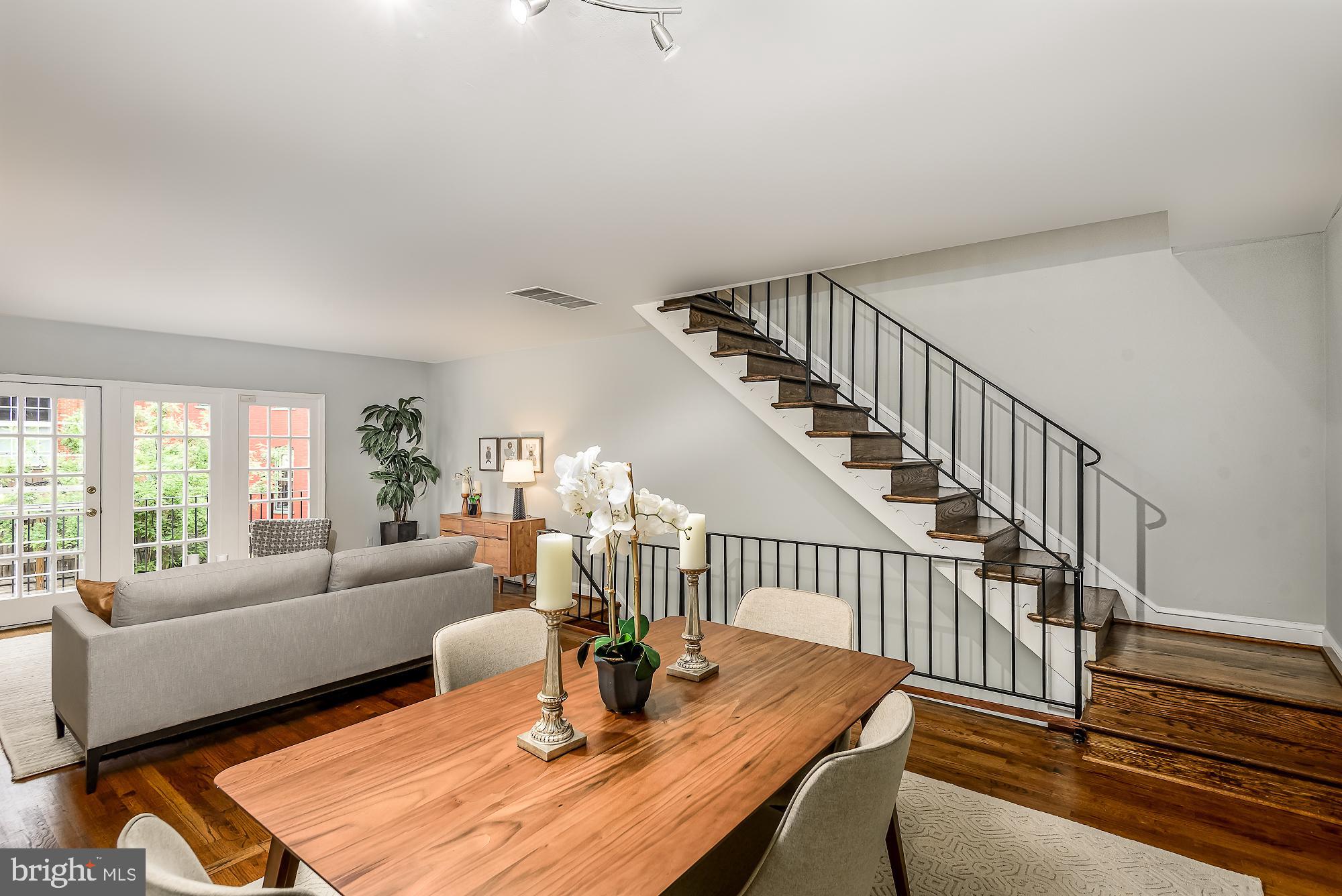 227 6TH STREET NE