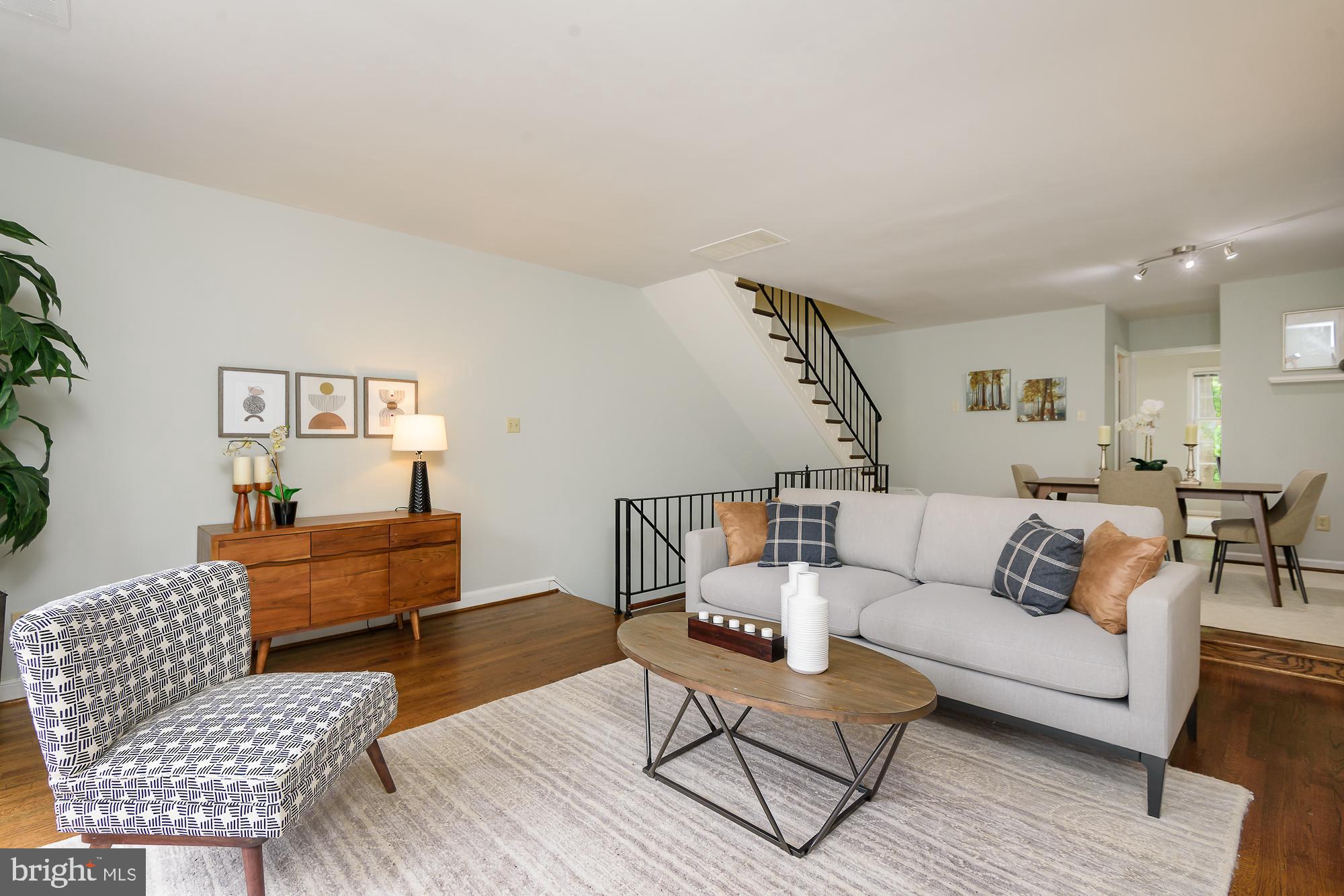227 6TH STREET NE