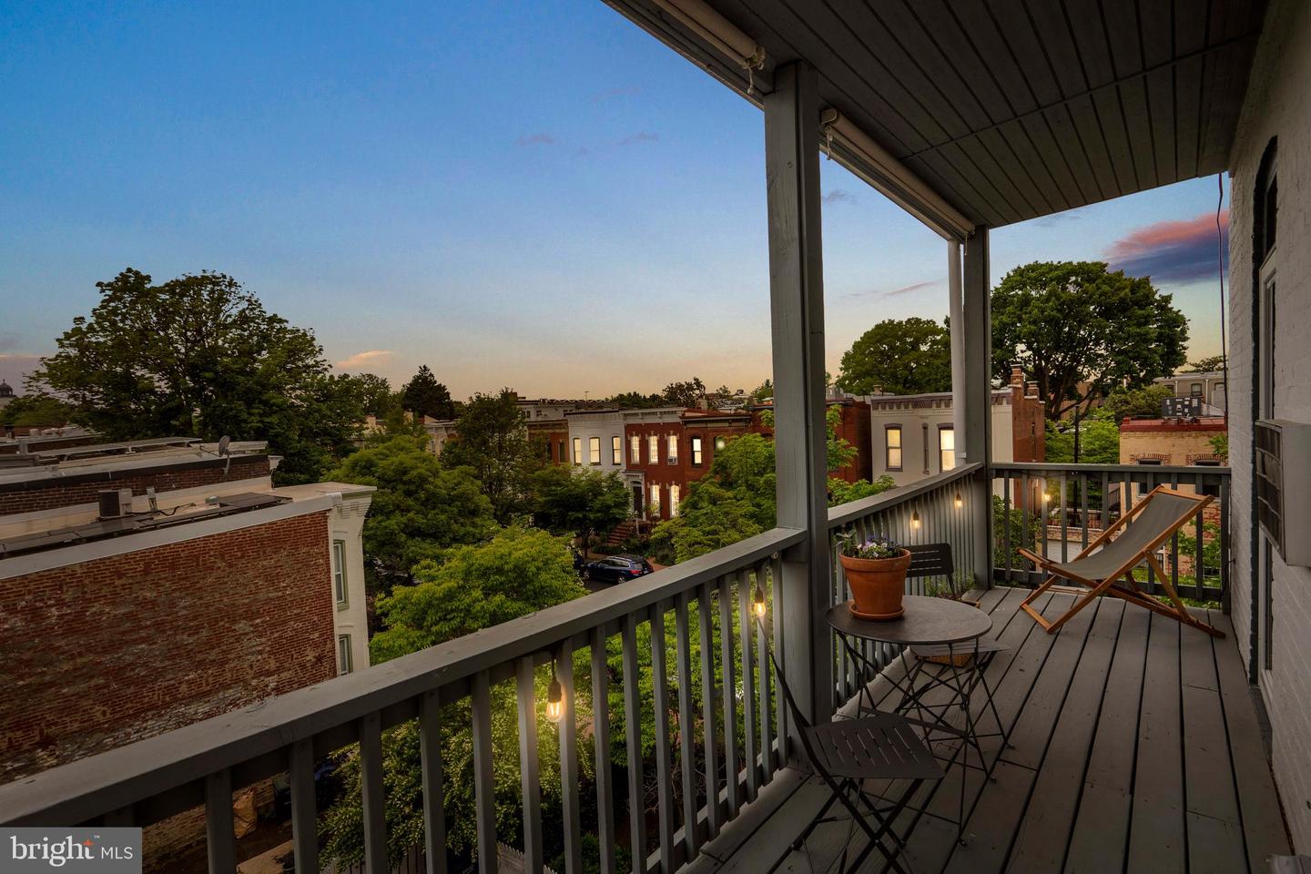 101 7TH STREET SE Unit: 6