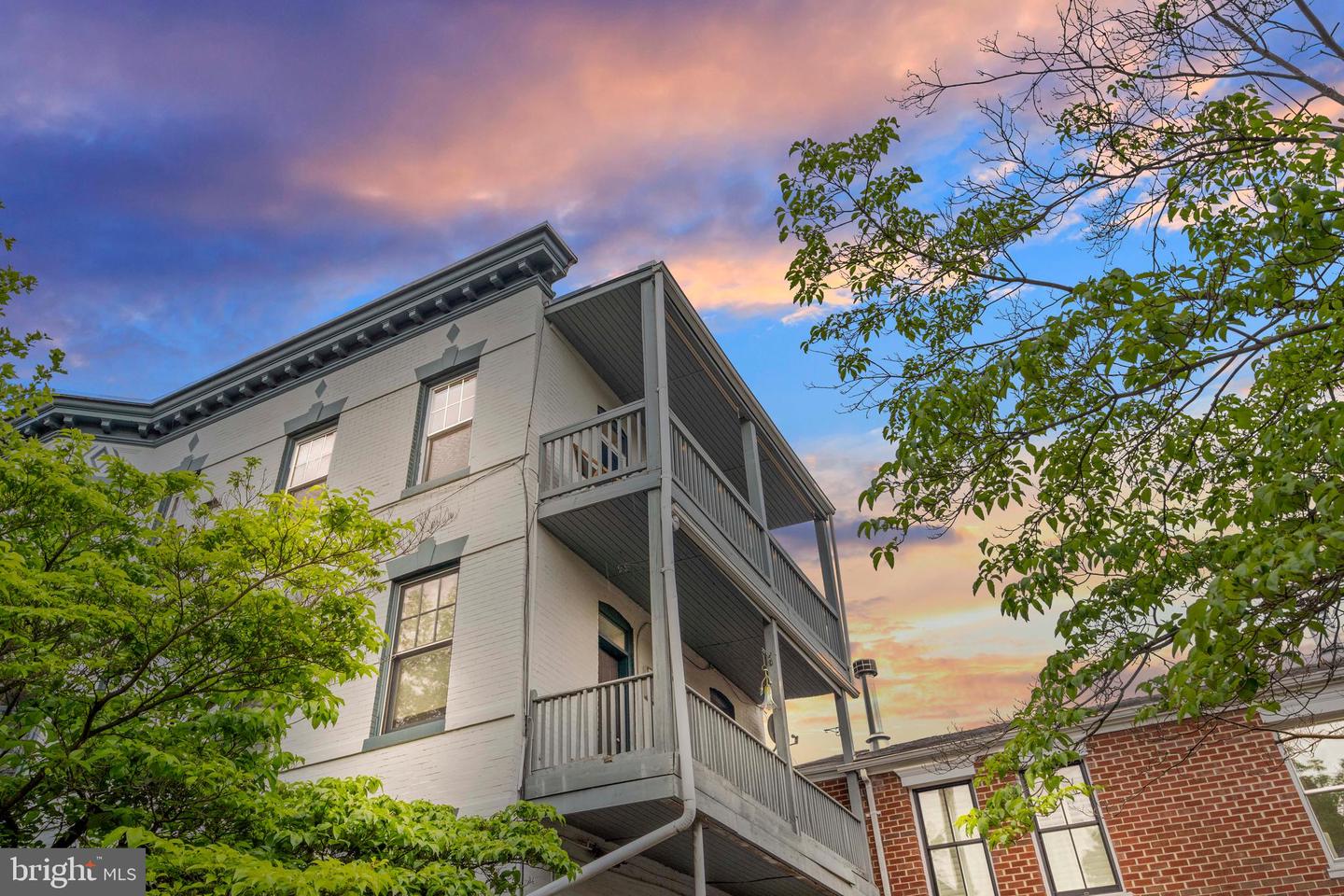 101 7TH STREET SE Unit: 6