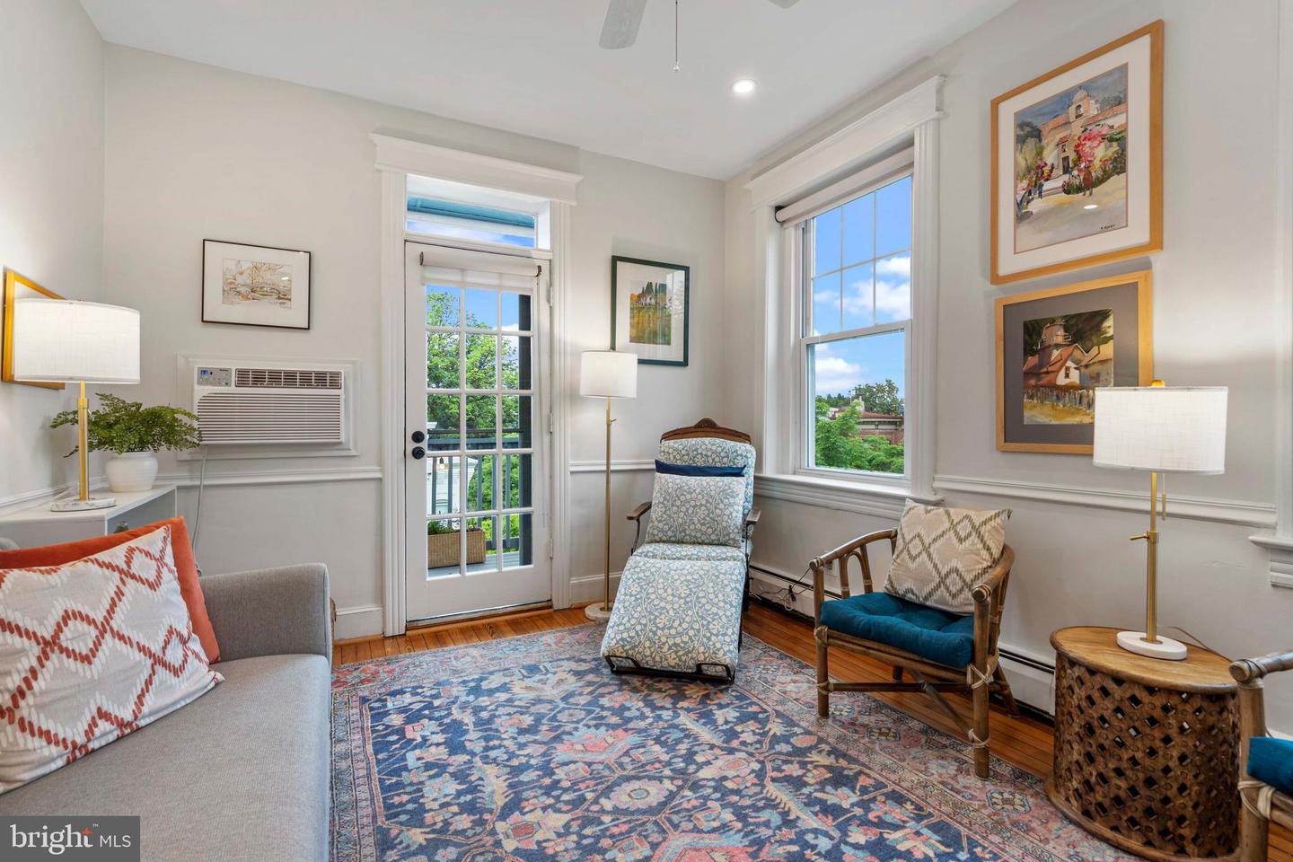 101 7TH STREET SE Unit: 6