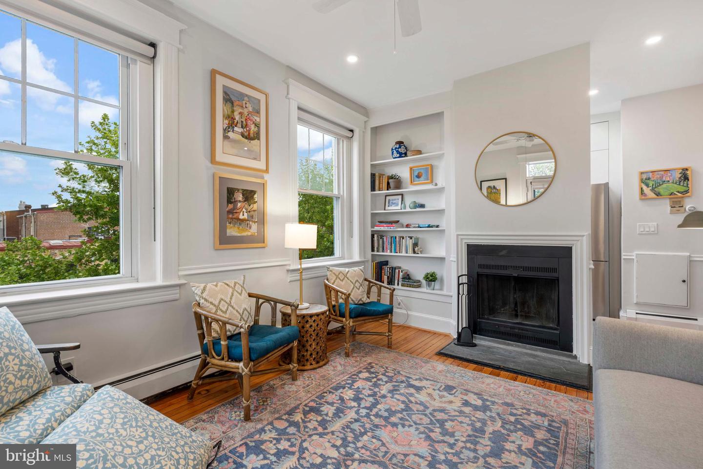 101 7TH STREET SE Unit: 6