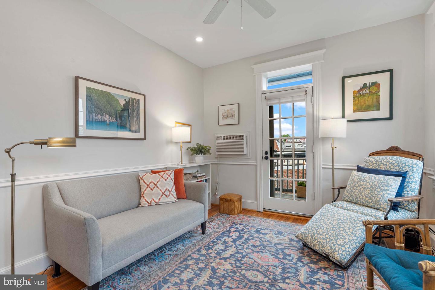 101 7TH STREET SE Unit: 6