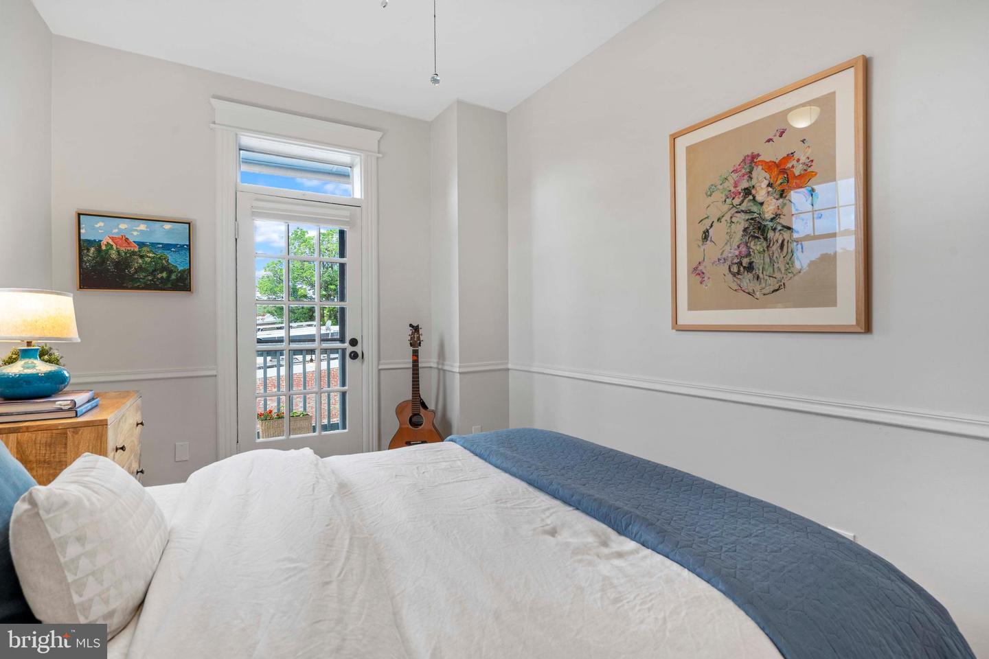 101 7TH STREET SE Unit: 6