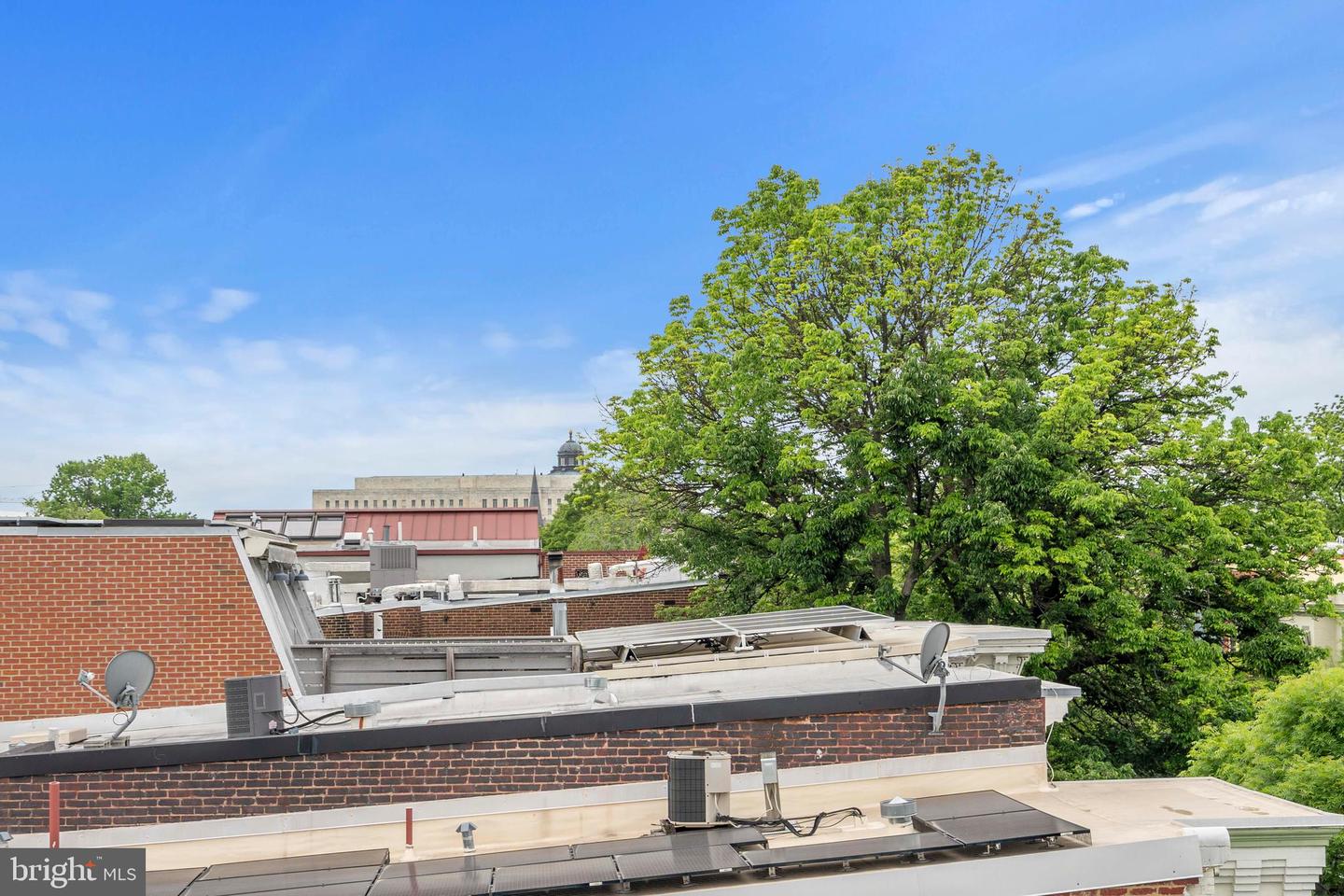 101 7TH STREET SE Unit: 6