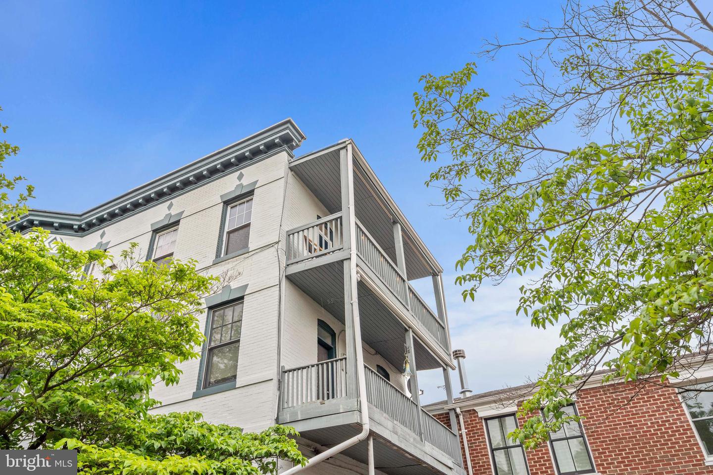 101 7TH STREET SE Unit: 6