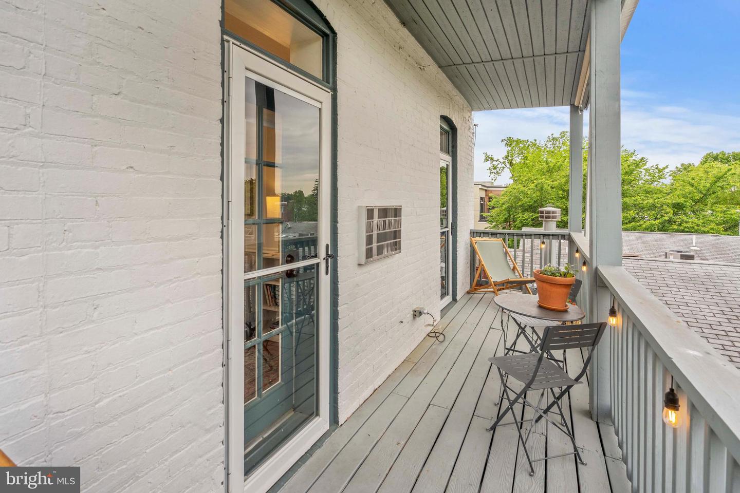 101 7TH STREET SE Unit: 6
