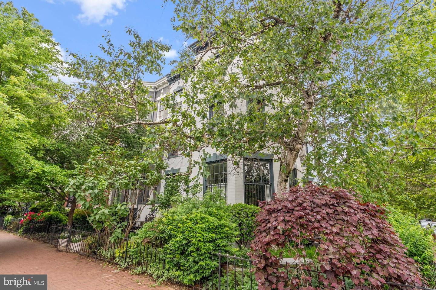 101 7TH STREET SE Unit: 6