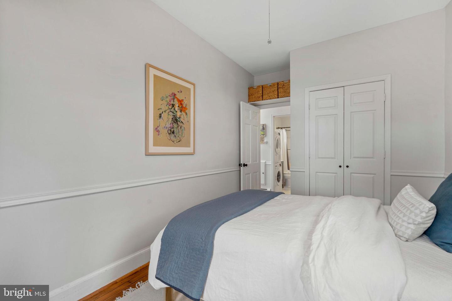 101 7TH STREET SE Unit: 6
