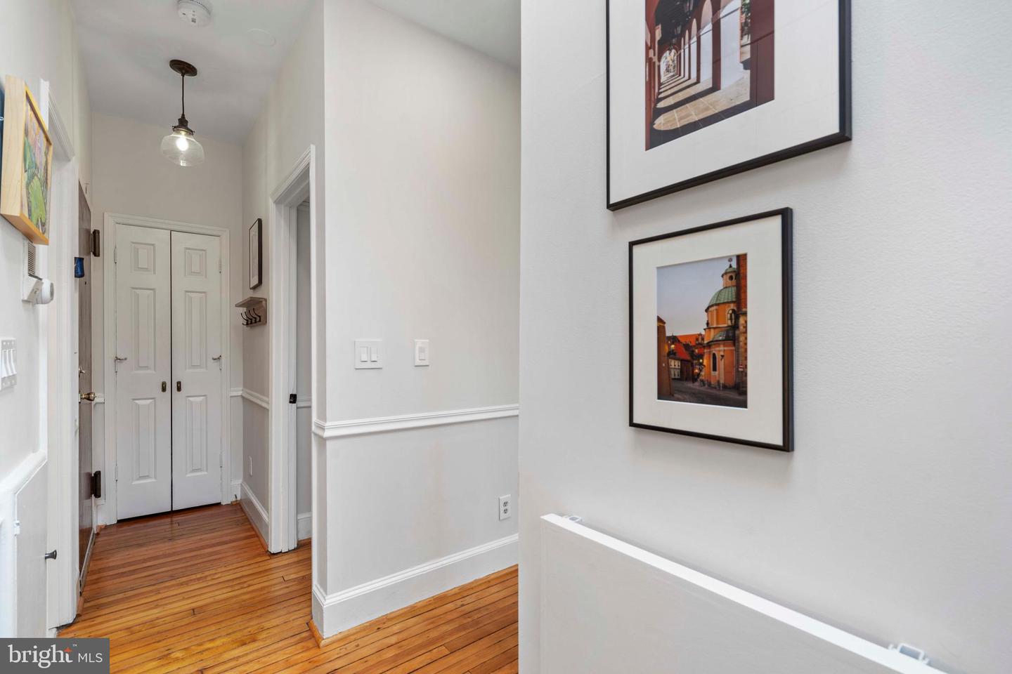 101 7TH STREET SE Unit: 6