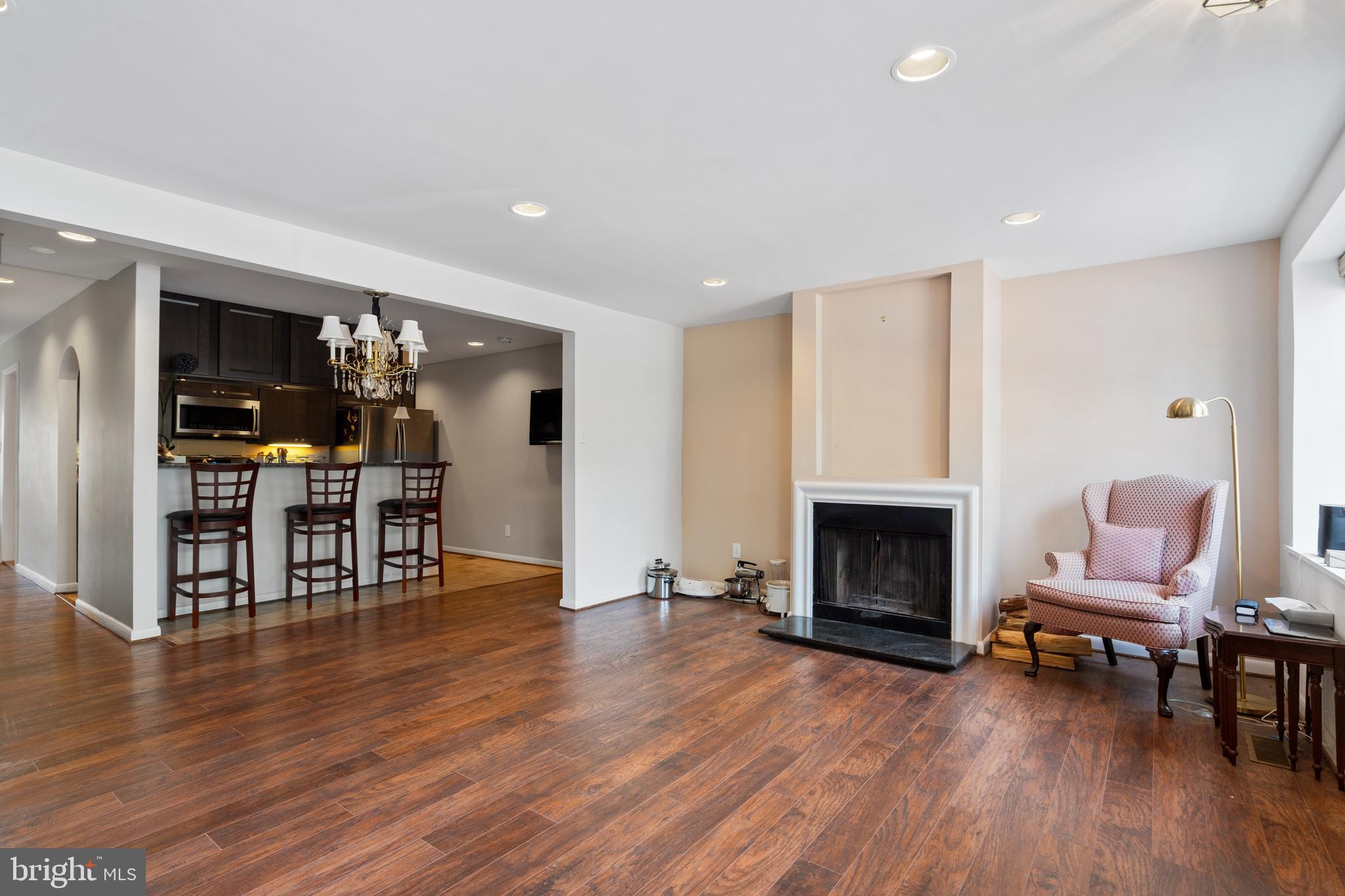 732 11TH SE