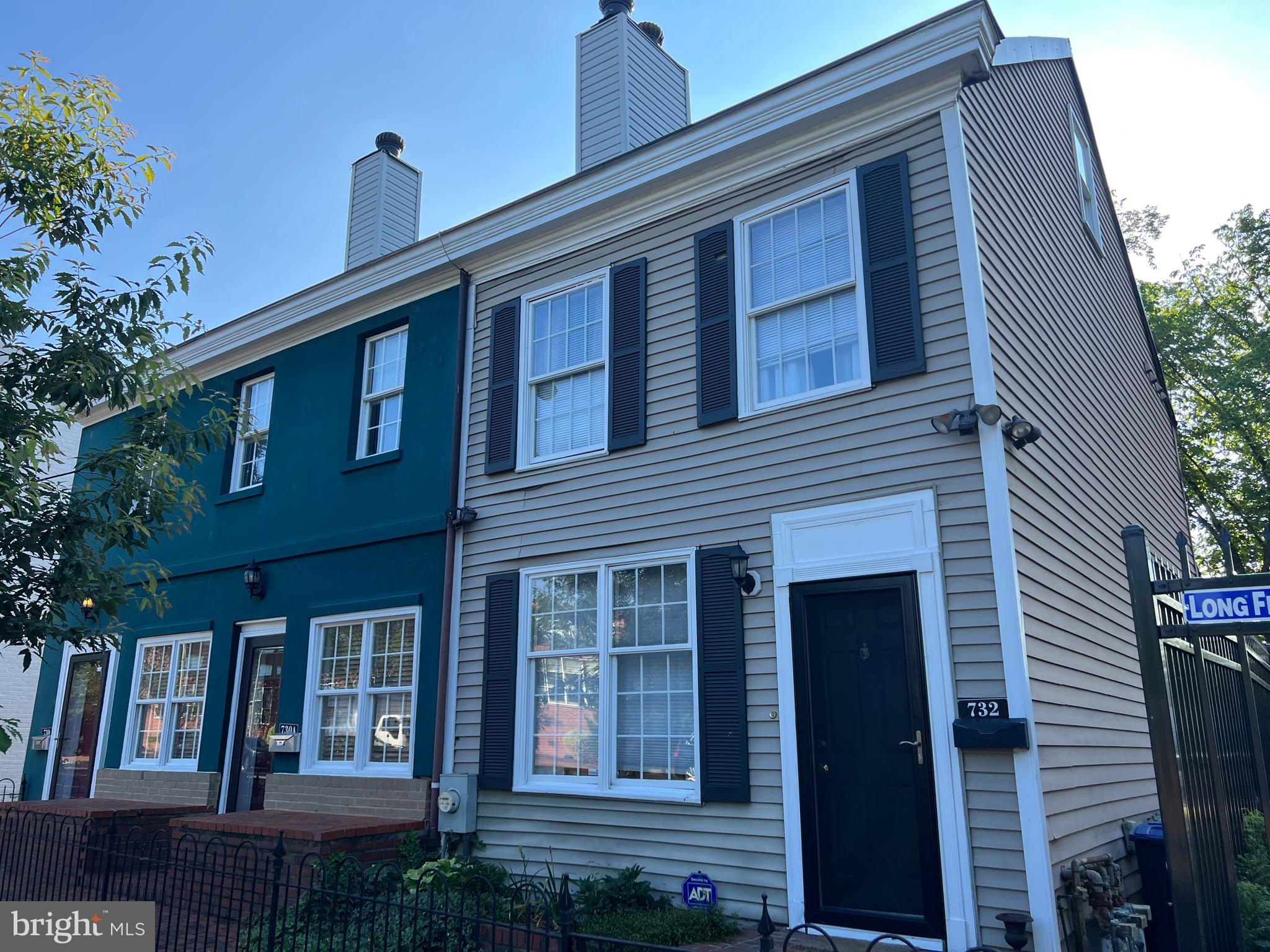 732 11TH SE