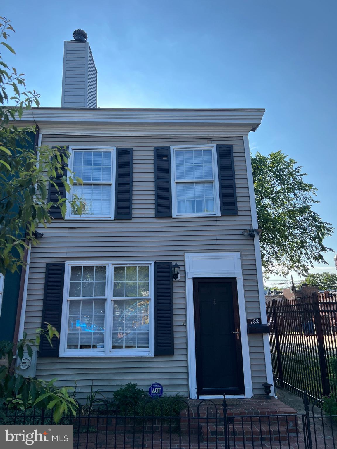 732 11TH SE
