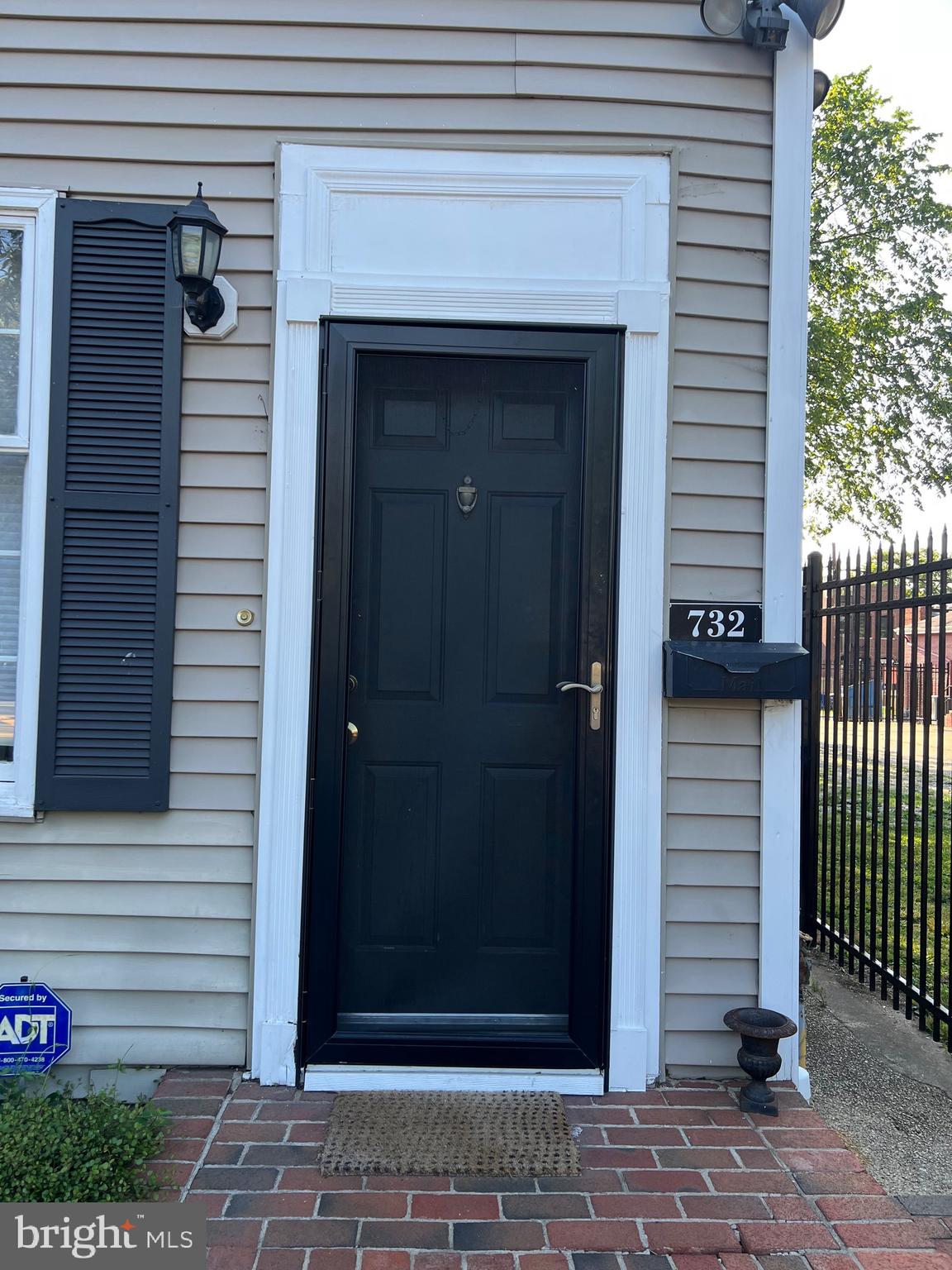 732 11TH SE