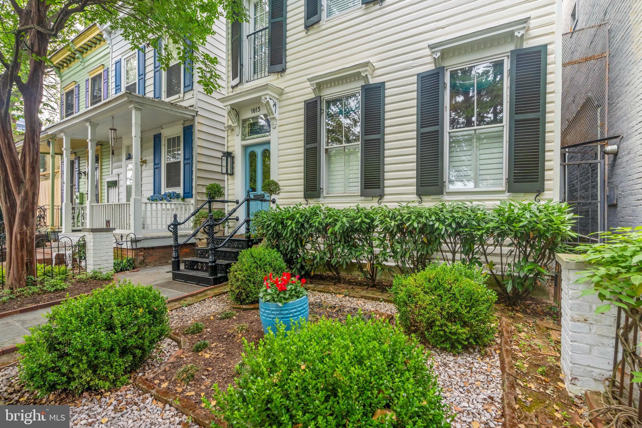 1013 I STREET SE