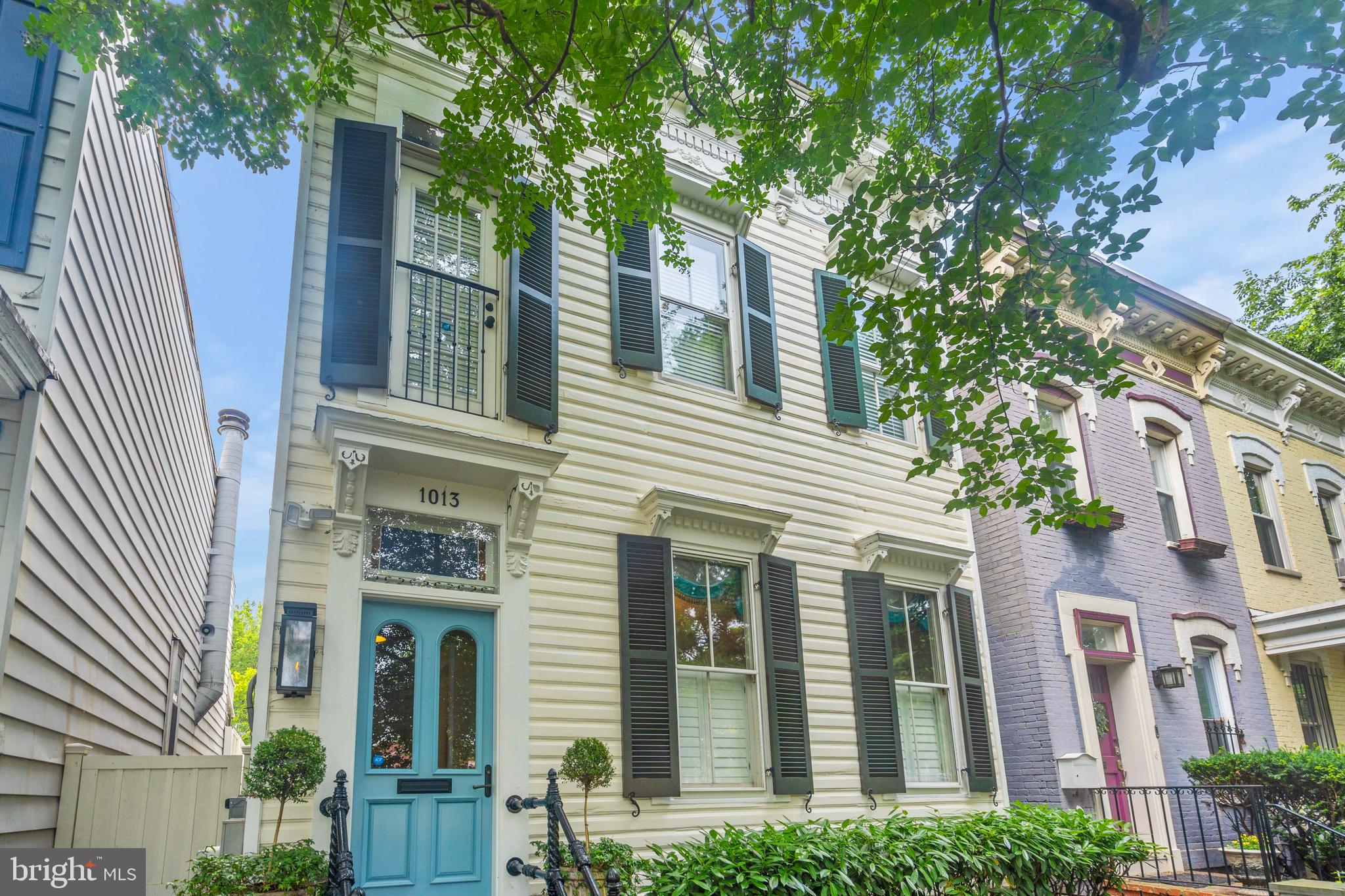 1013 I STREET SE