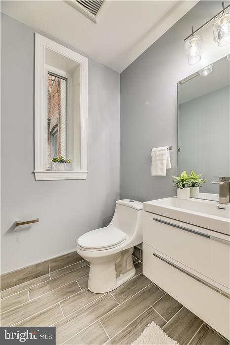 1410 NEWTON STREET NW Unit: 1