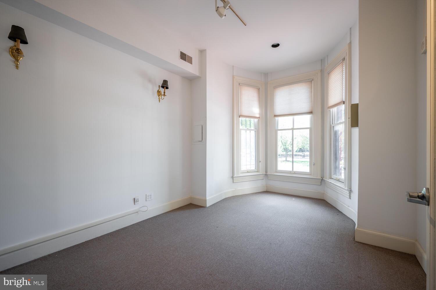 910 PENNSYLVANIA AVENUE SE