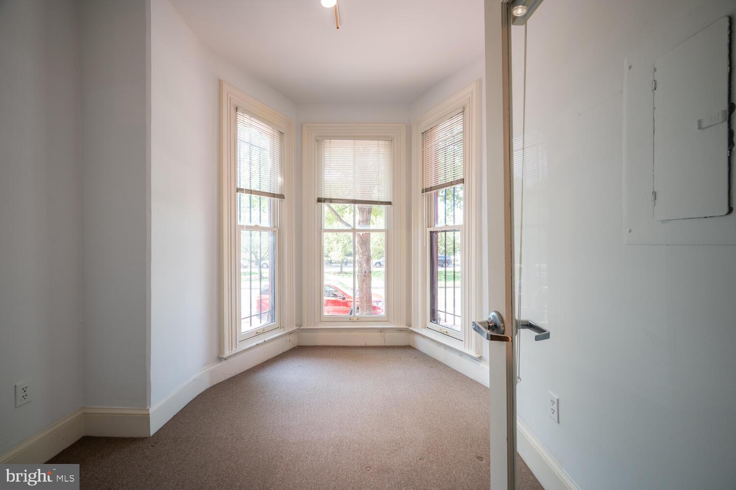 910 PENNSYLVANIA AVENUE SE