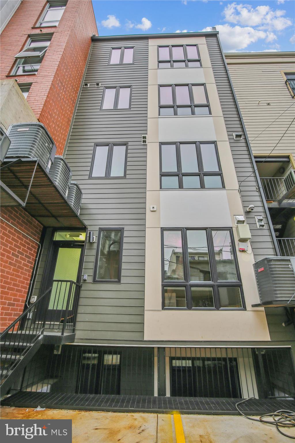 1914 8TH STREET NW Unit: 101