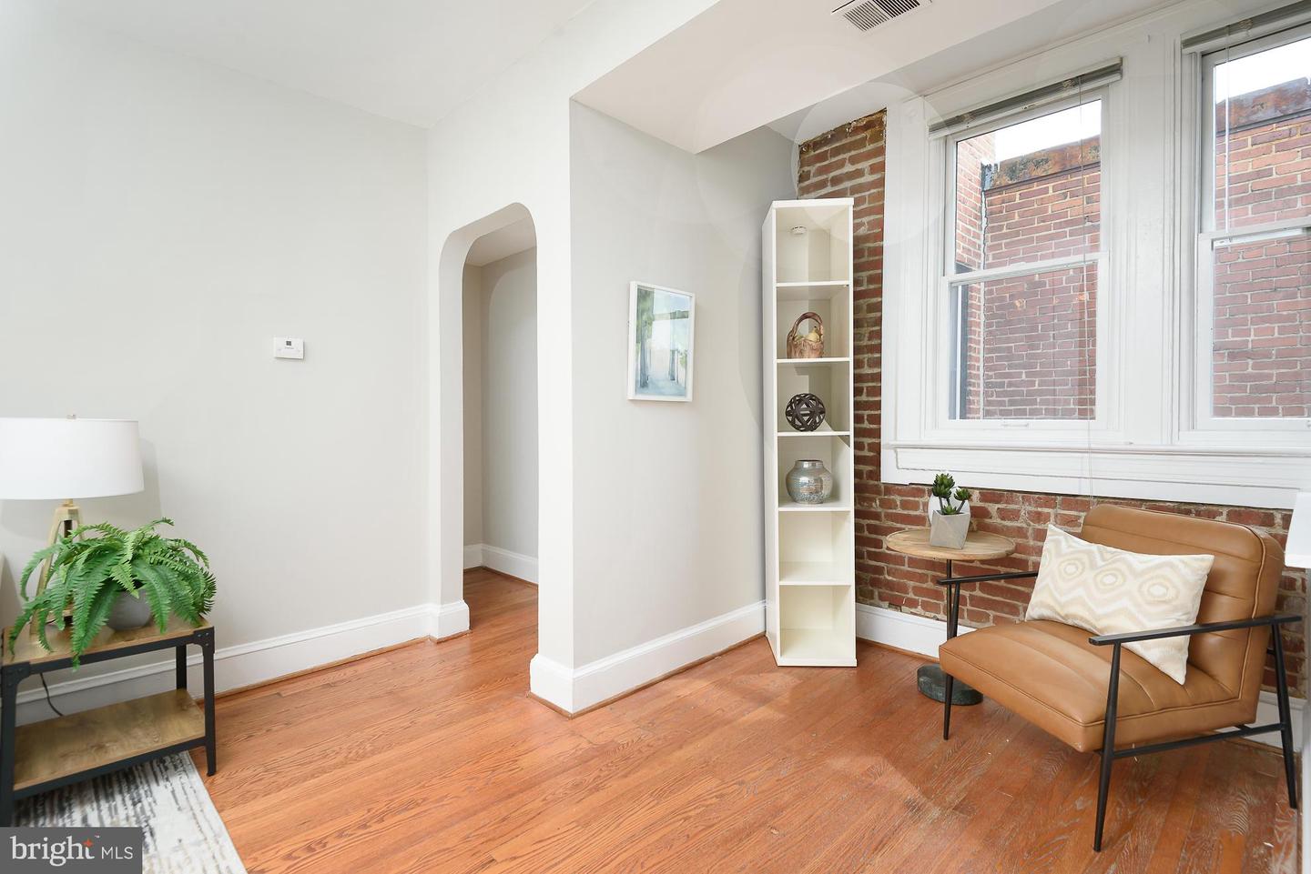 115 D STREET SE Unit: 202