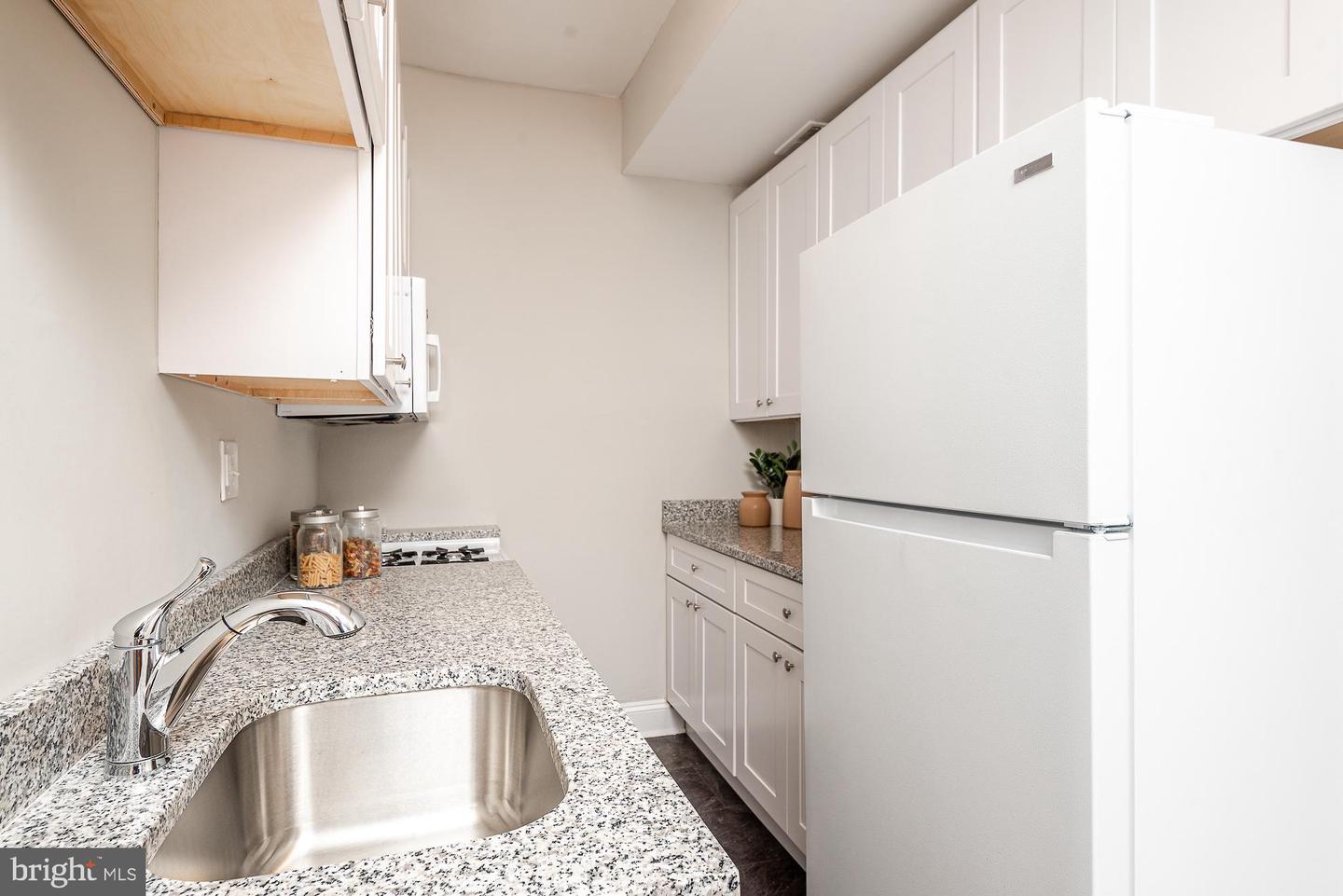 115 D STREET SE Unit: 202