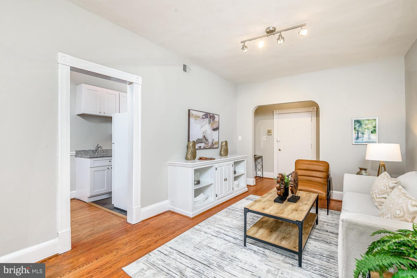115 D STREET SE Unit: 202