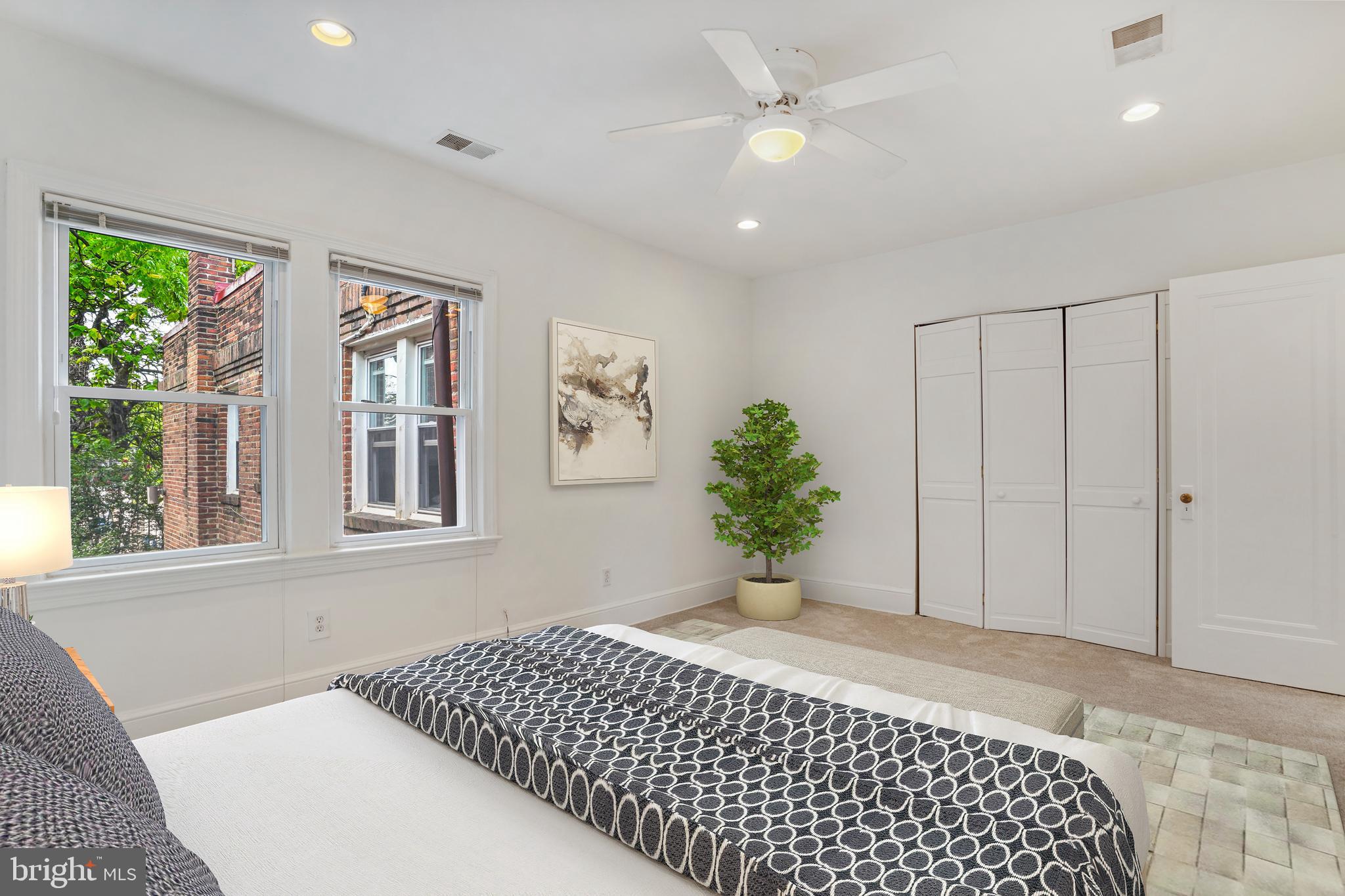 909 E STREET SE Unit: 5