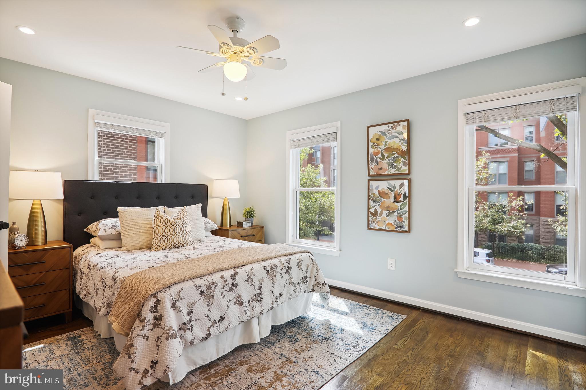 322 8TH STREET SE