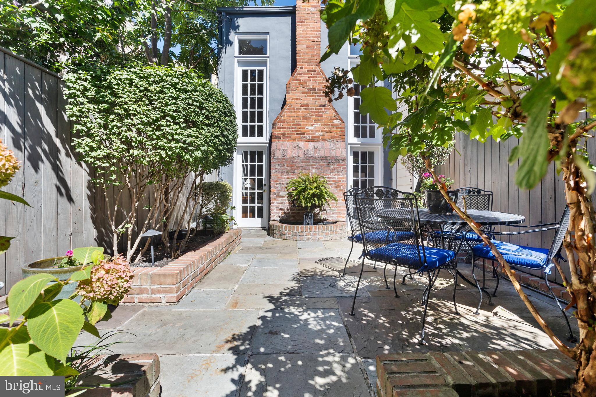 209 C STREET NE