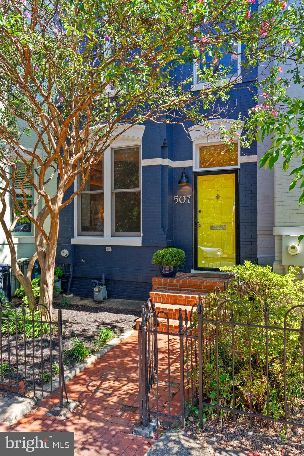 507 6TH STREET NE