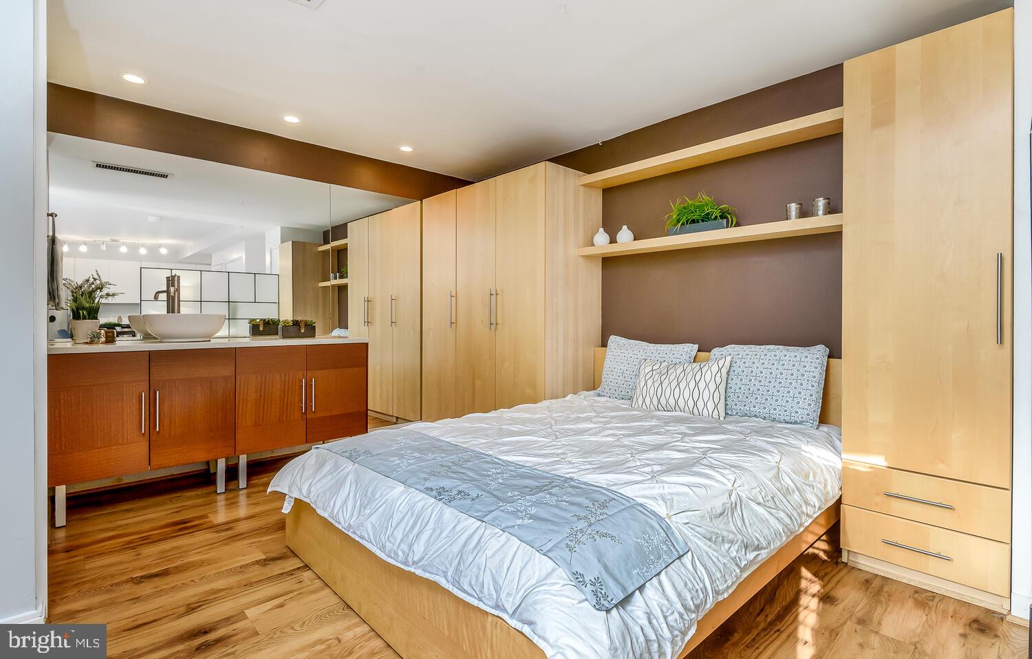 649 C STREET SE Unit: 103