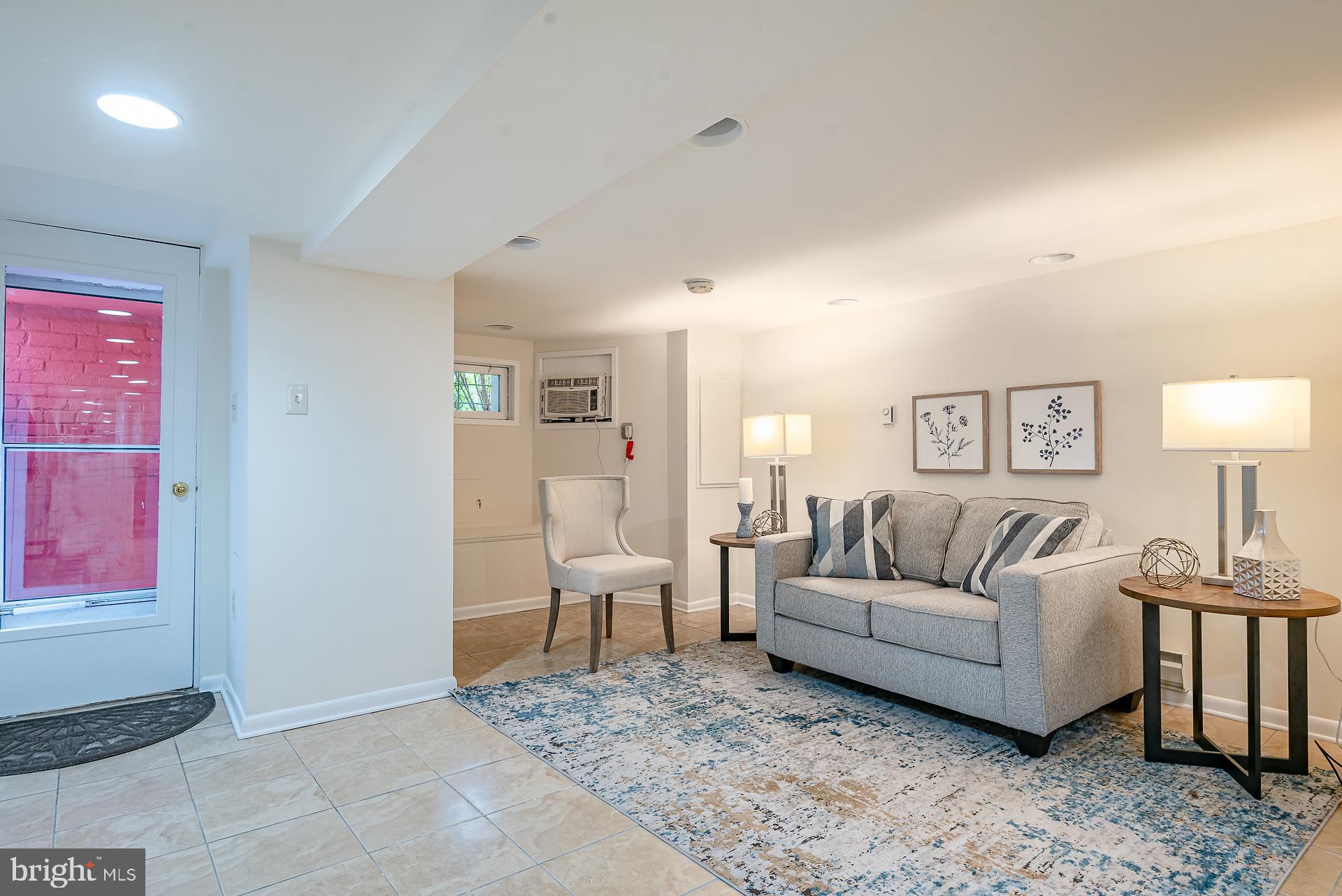 1330 INDEPENDENCE AVENUE SE