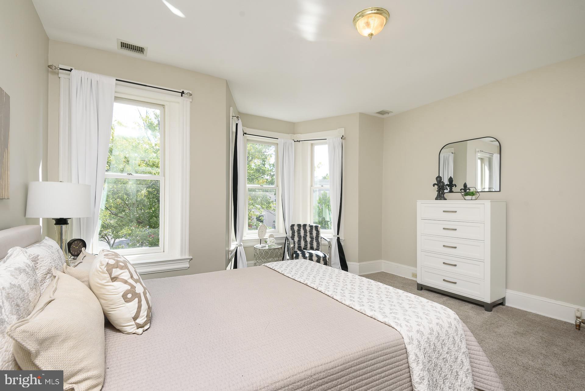 1330 INDEPENDENCE AVENUE SE