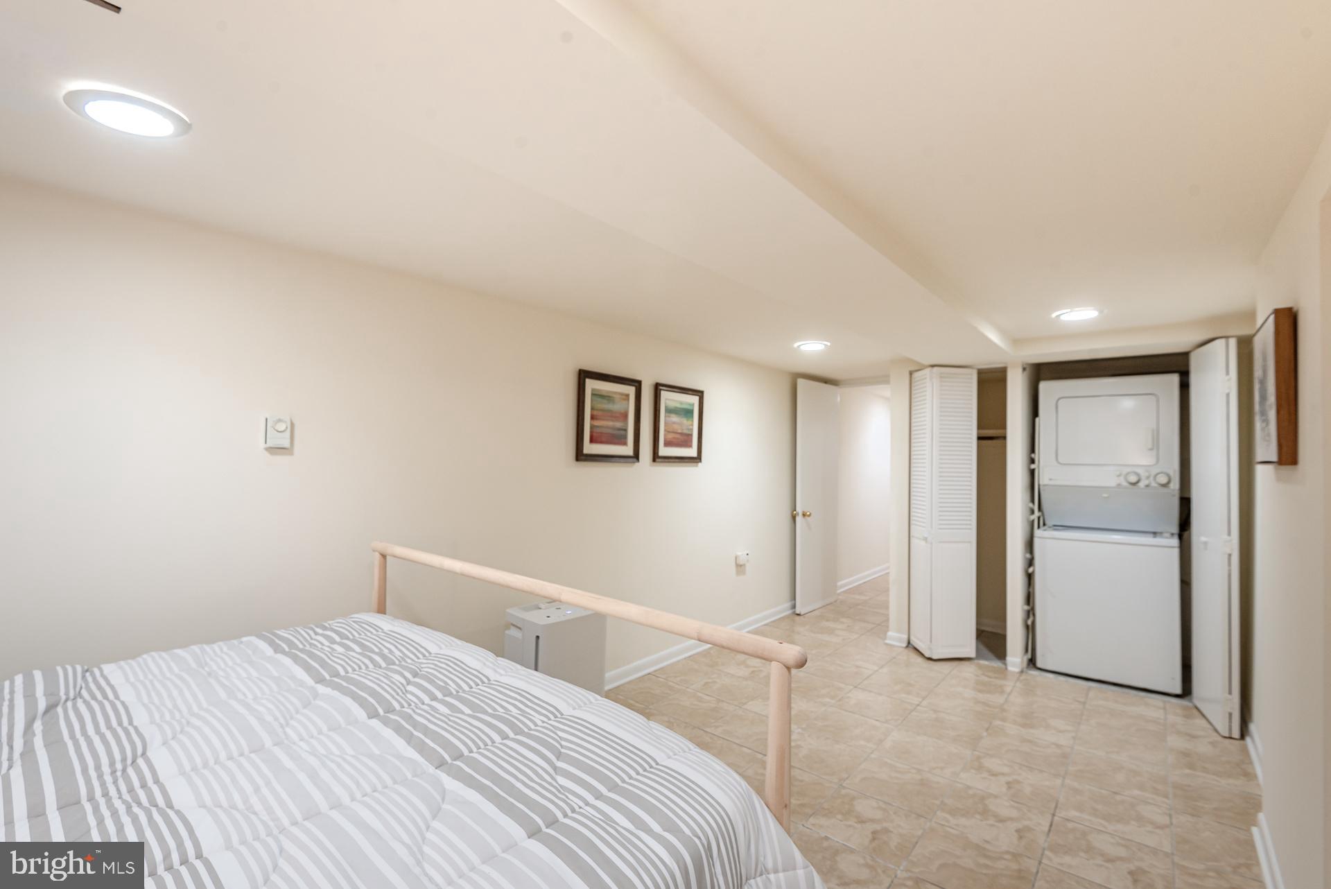 1330 INDEPENDENCE AVENUE SE