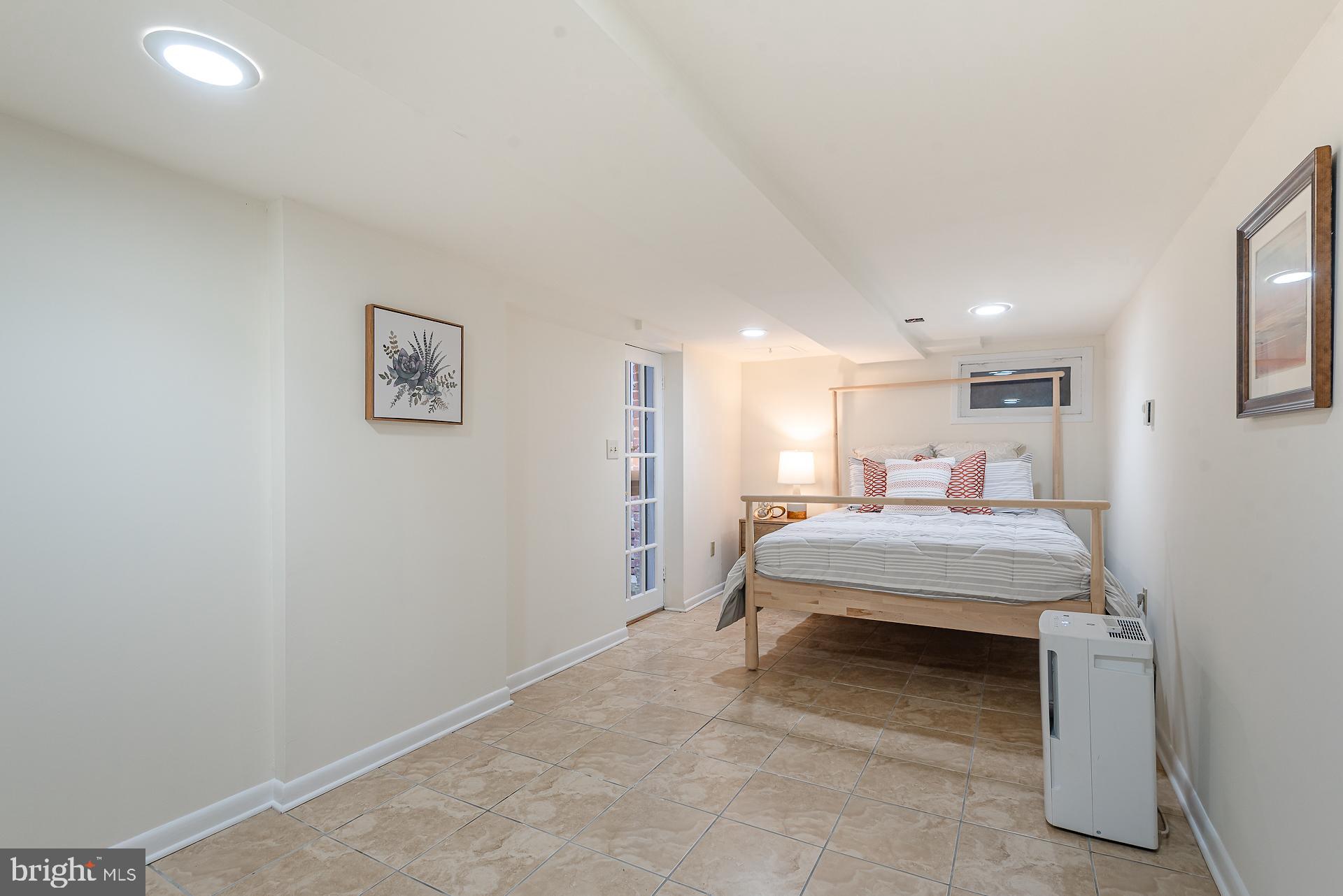 1330 INDEPENDENCE AVENUE SE