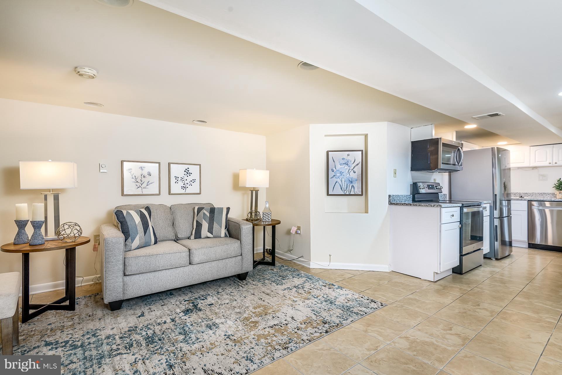 1330 INDEPENDENCE AVENUE SE