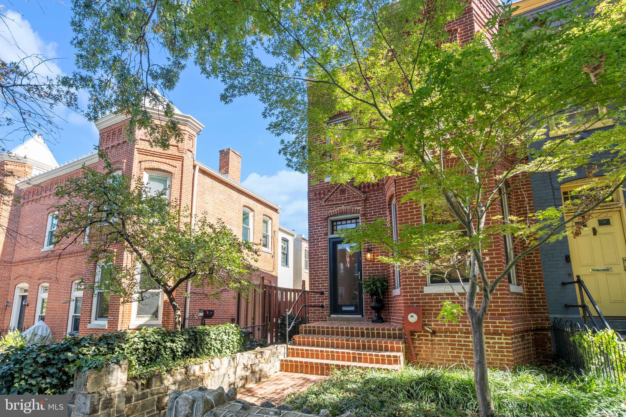 431 3rd STREET NE