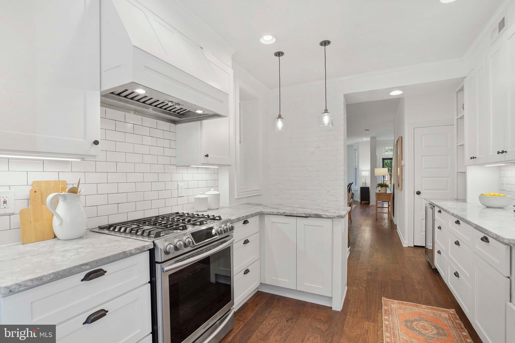 431 3rd STREET NE